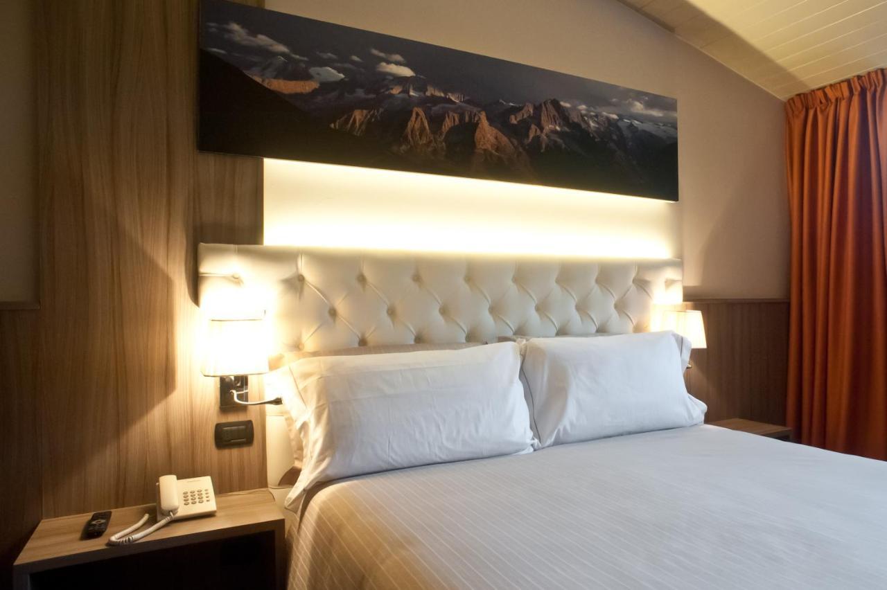 Hotel Garni Cristallo Ponte Di Legno Phòng bức ảnh