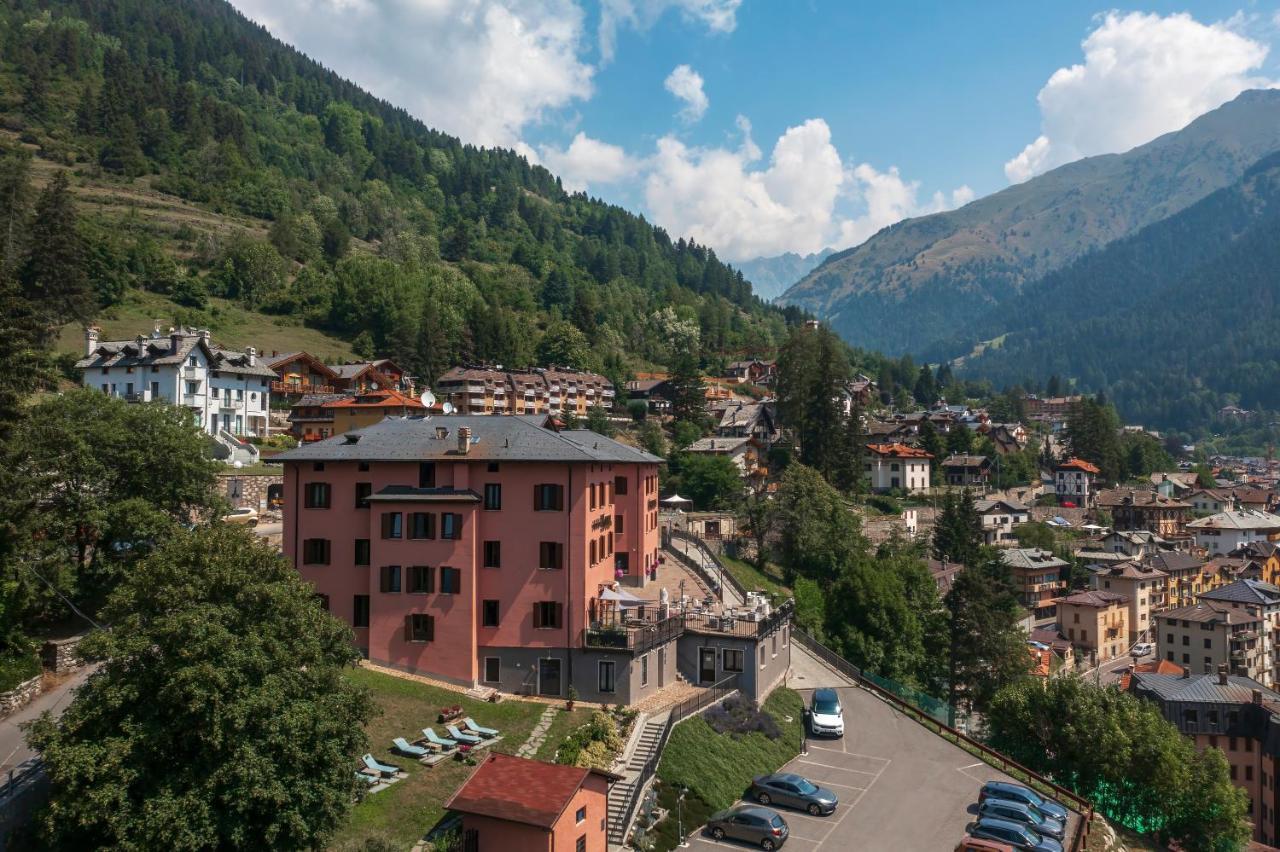 Hotel Garni Cristallo Ponte Di Legno Ngoại thất bức ảnh