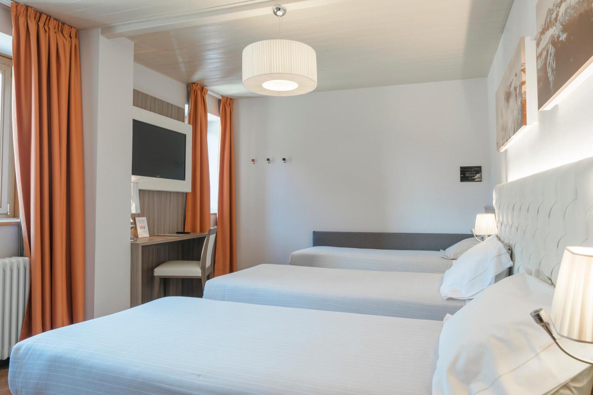 Hotel Garni Cristallo Ponte Di Legno Phòng bức ảnh